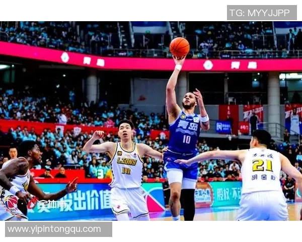 2020CBA新疆队与青岛队激战回顾精彩瞬间与赛场亮点分析