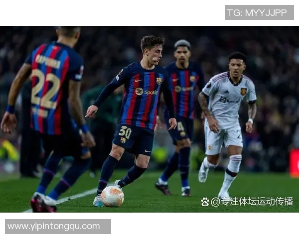 巴萨与曼联激战成和比分揭晓双方实力对决引人关注 巴萨与曼联激战成和比分揭晓双方实力对决引人关注