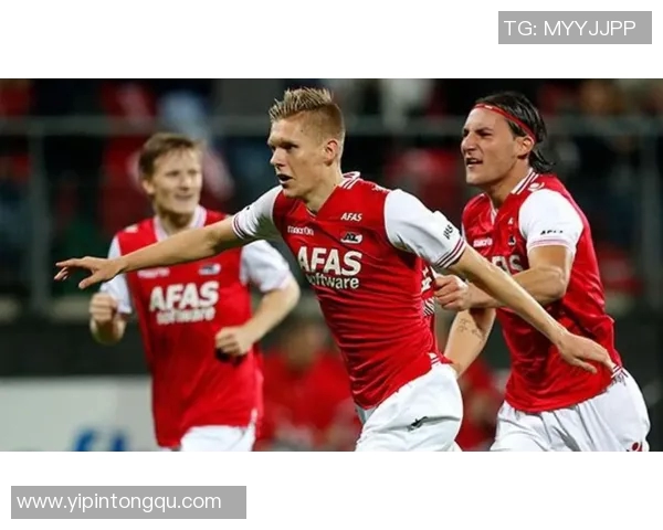 登博思与青年队激战正酣谁能在这场对决中脱颖而出争夺胜利 登博思与青年队激战正酣谁能在这场对决中脱颖而出争夺胜利