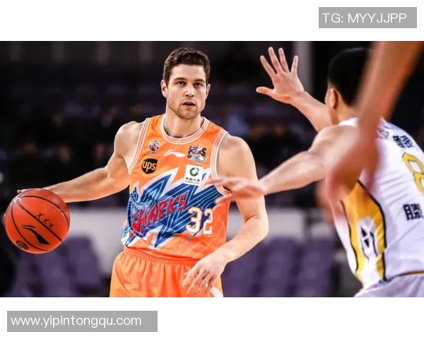 弗雷戴特与马布里对决回顾：两代球星的巅峰对抗与篮球魅力解析