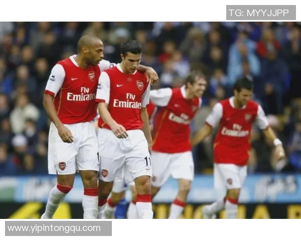 范佩西与梅西的巅峰对决谁能在足球历史上留下更深刻的印记 范佩西与梅西的巅峰对决谁能在足球历史上留下更深刻的印记