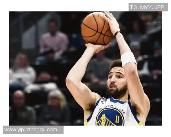 球迷担心汤普森伤势恶化，呼吁重视球员康复