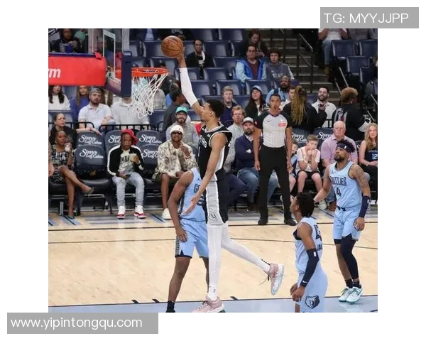 文班亚马首场比赛表现耀眼五次盖帽并成功隔扣字母哥引发热烈讨论